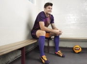 九游娱乐网页-绿茵场外的德比，当西甲焦点战遇上CBA的开拓者收割