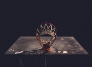 九游娱乐官方网站-利拉德表现堪称教科书，老鹰绝杀活塞，一场比赛，两种传奇