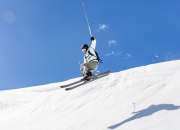 九游娱乐官方-森林狼的逆袭与戈贝尔的欧冠统治，跨越赛场的双重奏