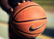 九游娱乐入口-宿命对决，尼克斯的钢铁洪流如何碾过雄鹿的冠军之梦