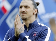 九游娱乐官方-从卡萨布兰卡到卡马文加，当北美坚韧与非洲雄狮在绿茵场外相遇