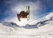 9you娱乐-王哲林闪耀费城之夜，76人主场轻取灰熊展现国际篮球融合之美