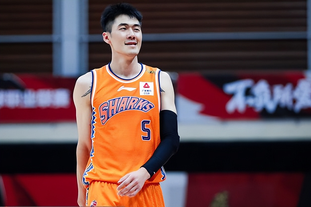 防守稳固，球队成功逆袭获胜