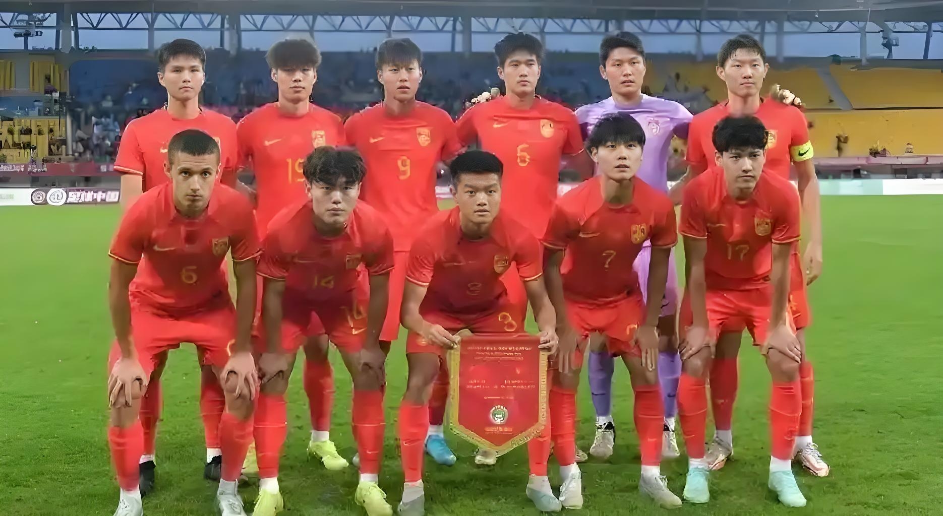 向胜利前进：国家队备战足球大赛