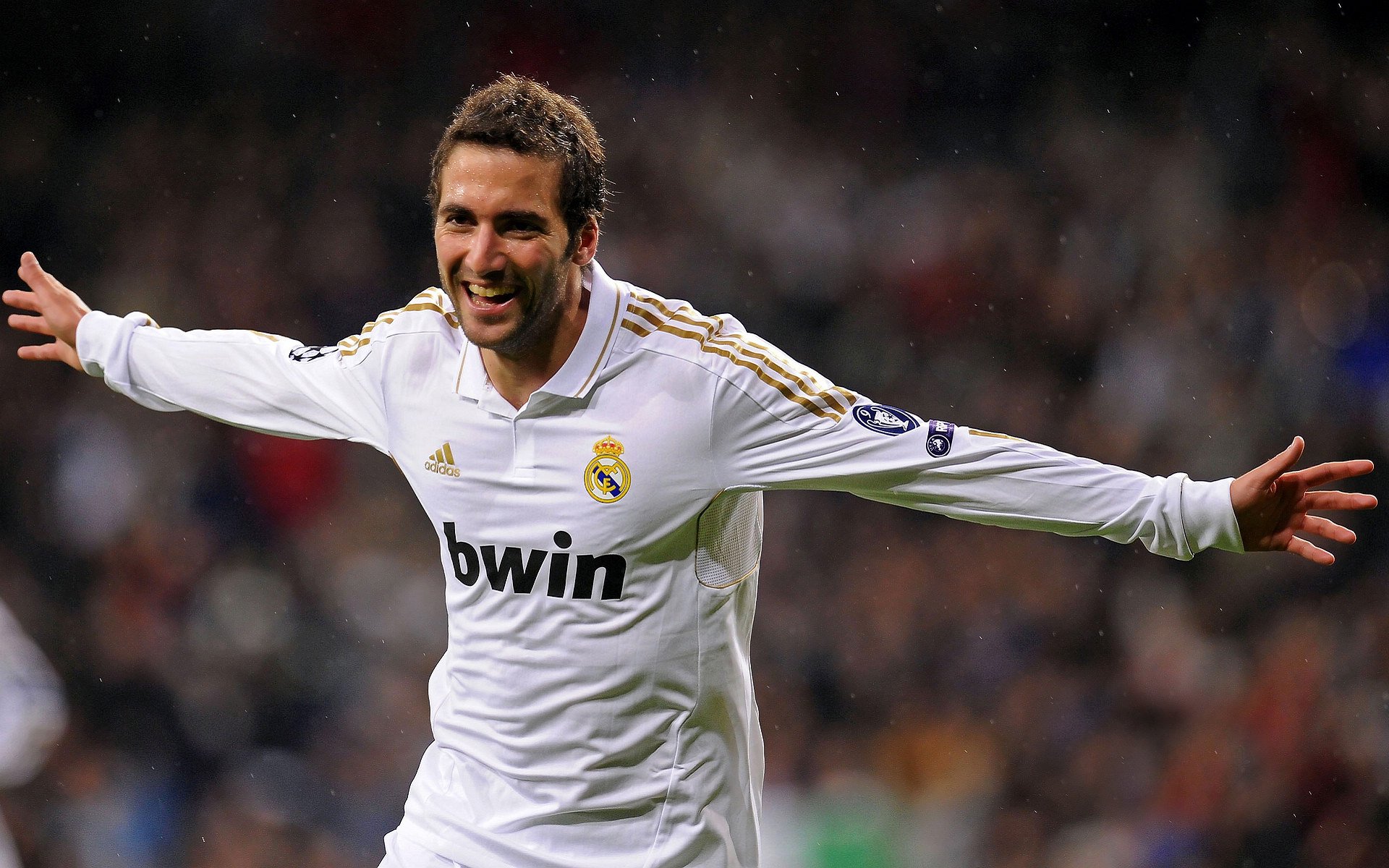 东决关键战焦点战,曼城稳稳拿下秘鲁的战术启示